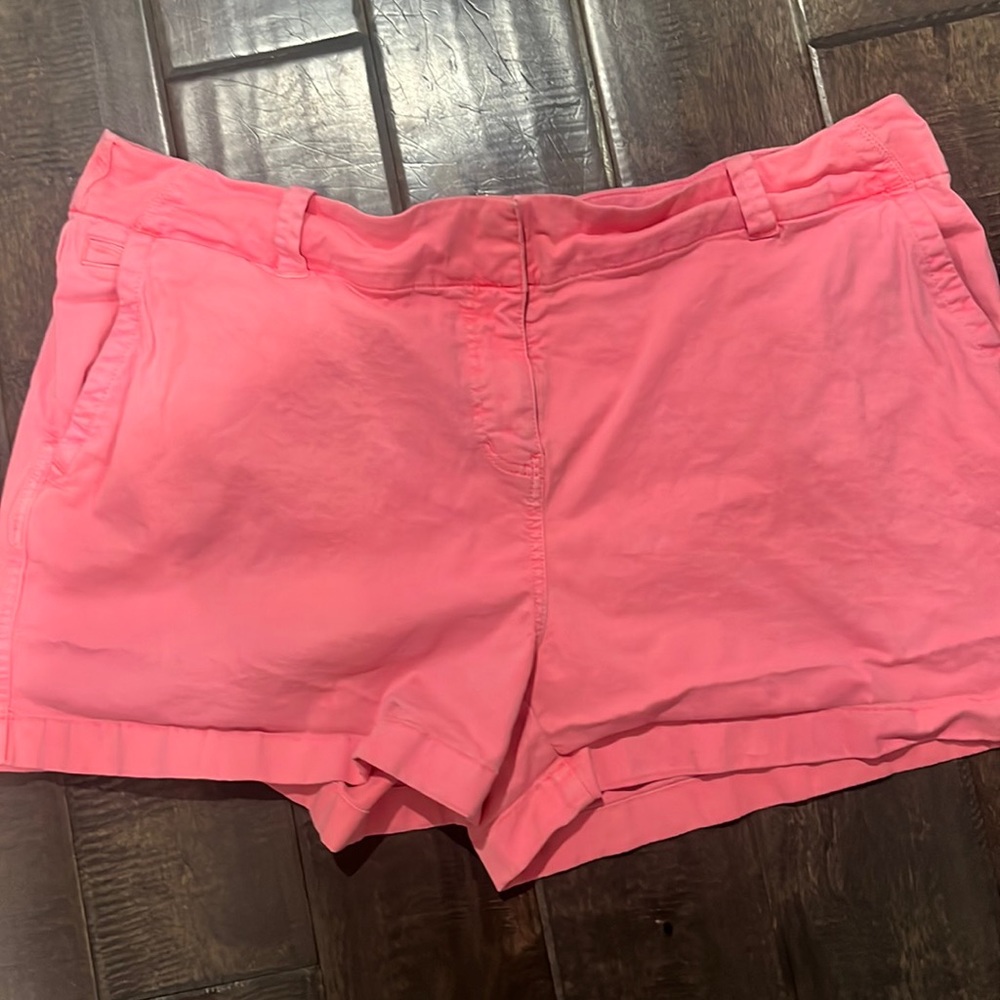 Vineyard Vines shorts